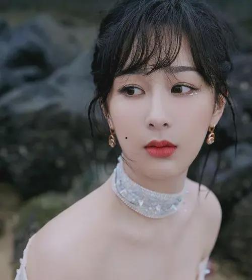 最新爆料杨紫的电视剧,古装传奇,情感纠葛,揭秘神秘家族之谜 第1张 最新爆料杨紫的电视剧,古装传奇,情感纠葛,揭秘神秘家族之谜 第1张